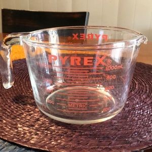 Pyrex Glass 4 cup Measuring Cup
